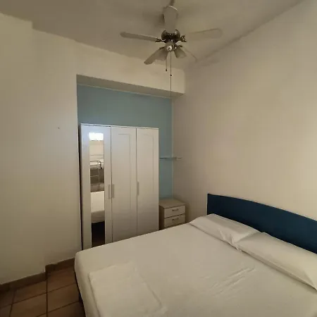 Apartment Aria Condizionata Inclusa-50 Mt Mare Appartamento, Posto Auto Giardino Condiviso